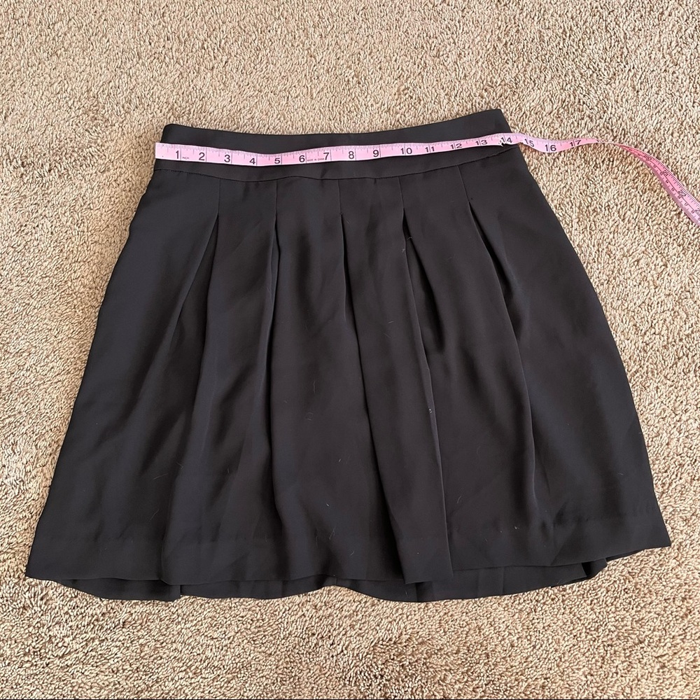 LAST CHANCE - Banana Republic skirt, size 0